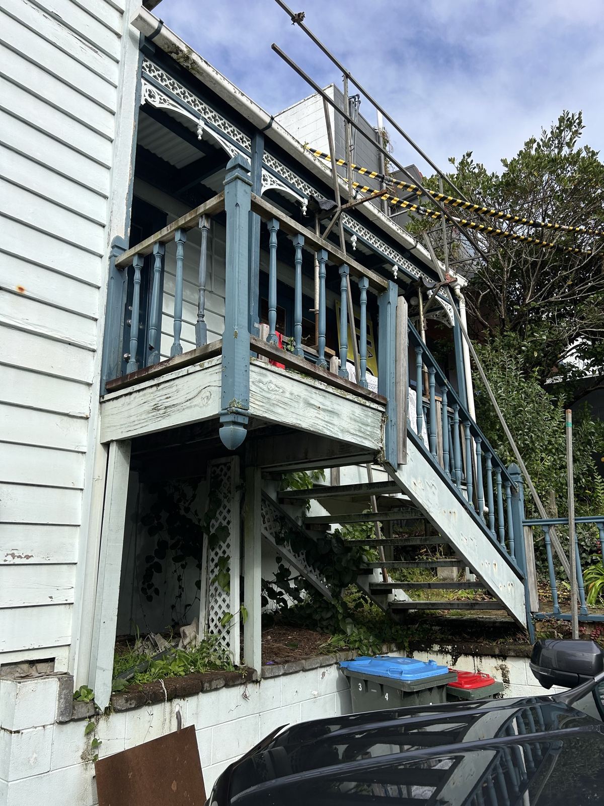 Villa front deck before rebuild